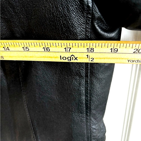 CLIO WOMENS BLACK 100% LEATHER 3 BUTTON FULLY LINED TWO FRONT POCKETS  SZ S - Picture 4 of 12